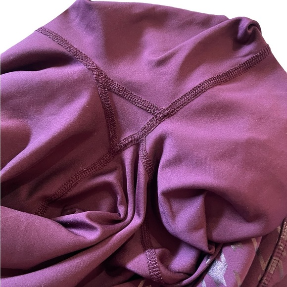 Peloton Show-Up Houndstooth Leggings Size Medium - Picture 7 of 12